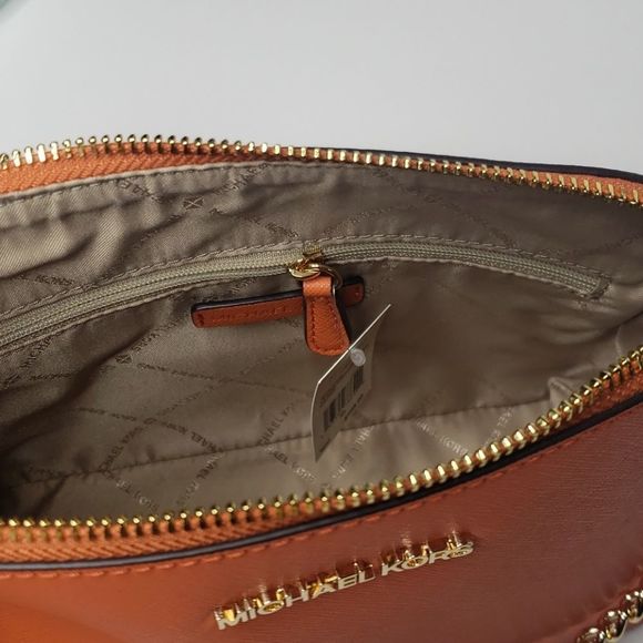 Michael Kors Cindy Crossbody - Picture 6 of 9